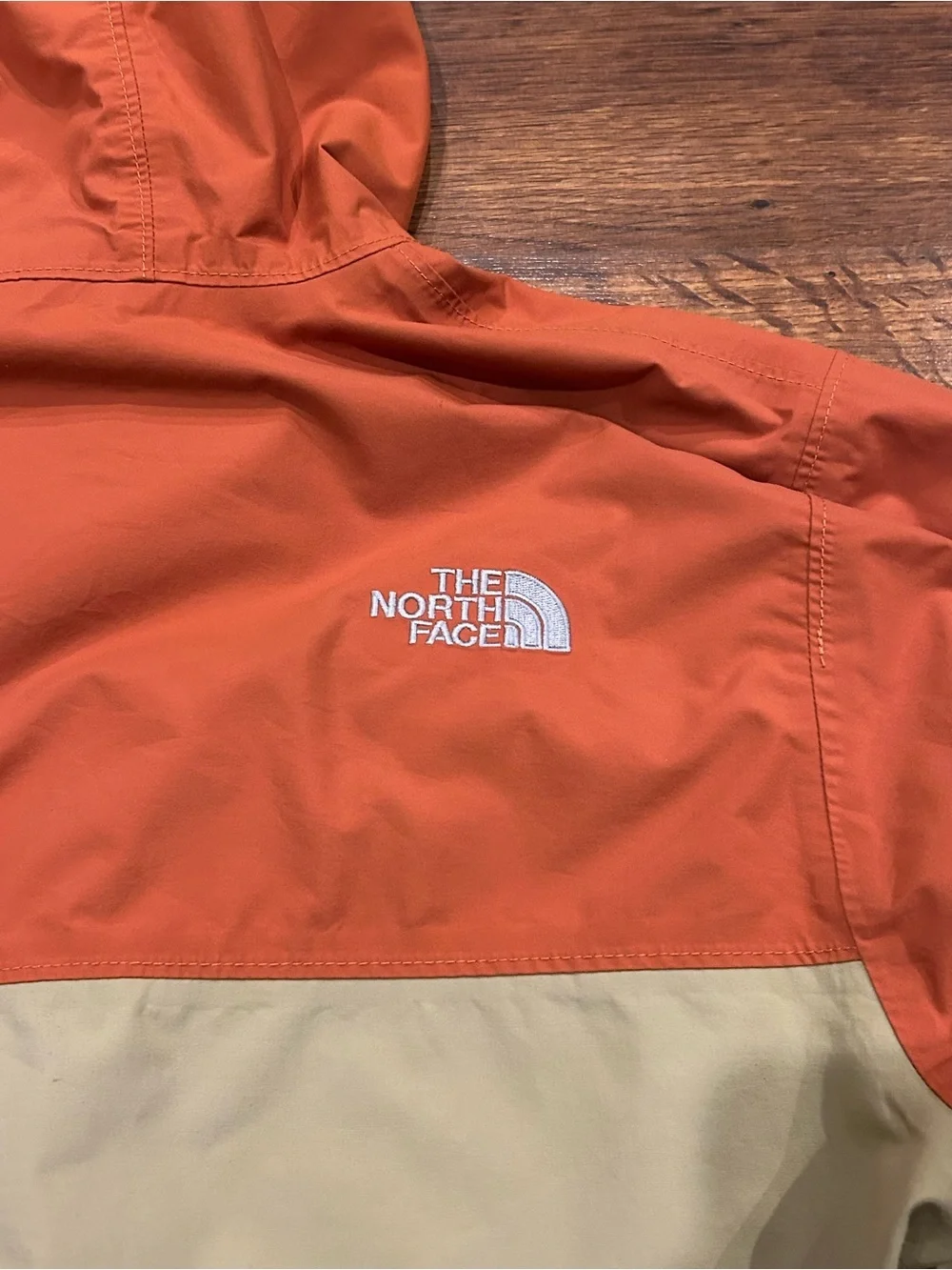 The North Face HyVent Orange And Tan Mountain Parka Men's Medium Jacket